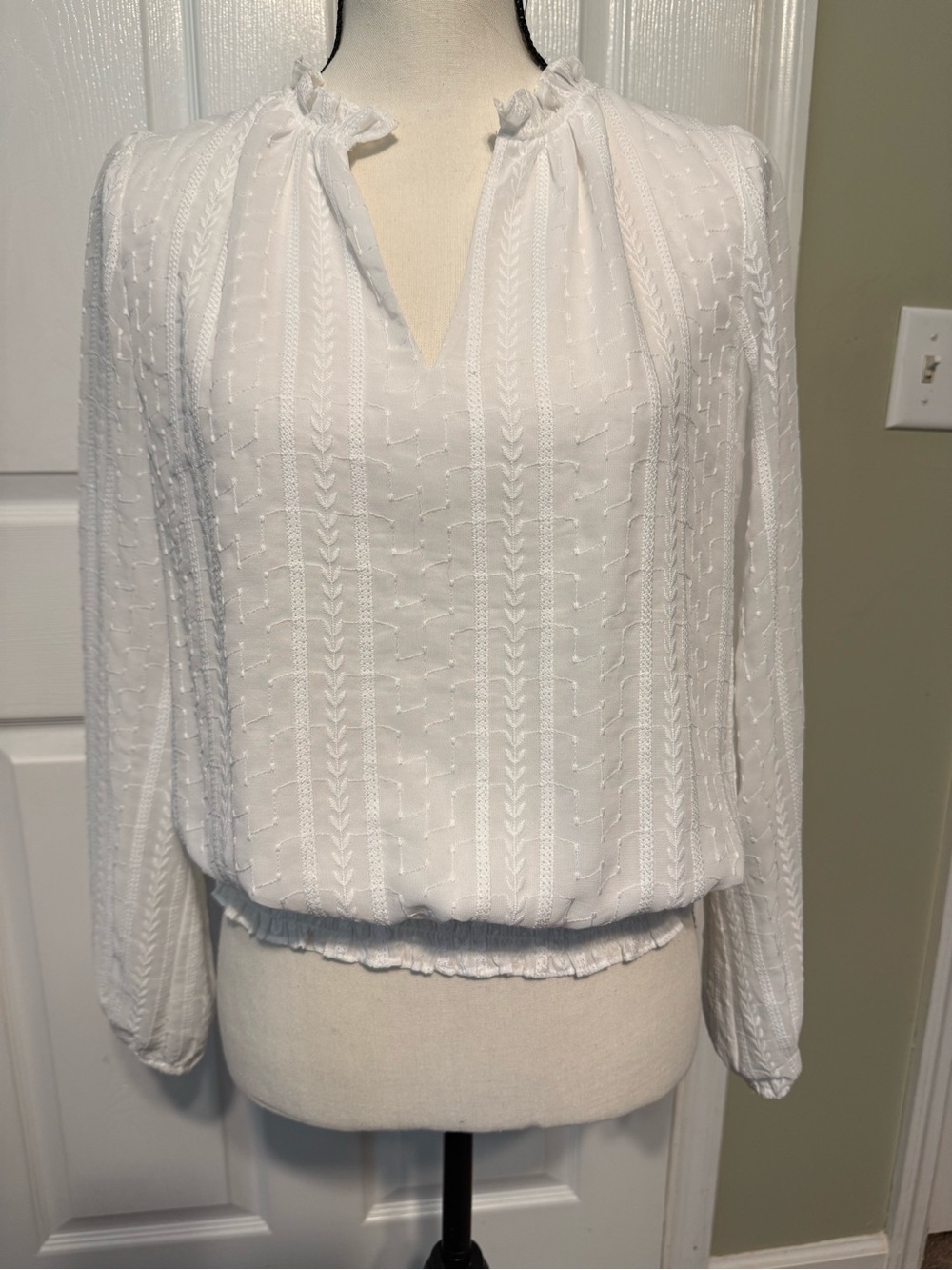 White House Black Market White Textured Long-Sleeve Peasant Blouse